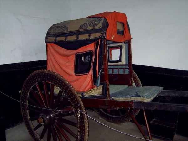 taiyuan 707w- Qiao's family courtyard - ancient carriage